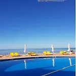 Διαμέρισμα Oura Ocean Front *
