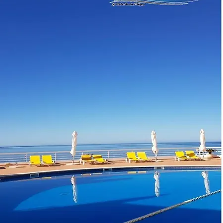 아파트 Oura Ocean Front *